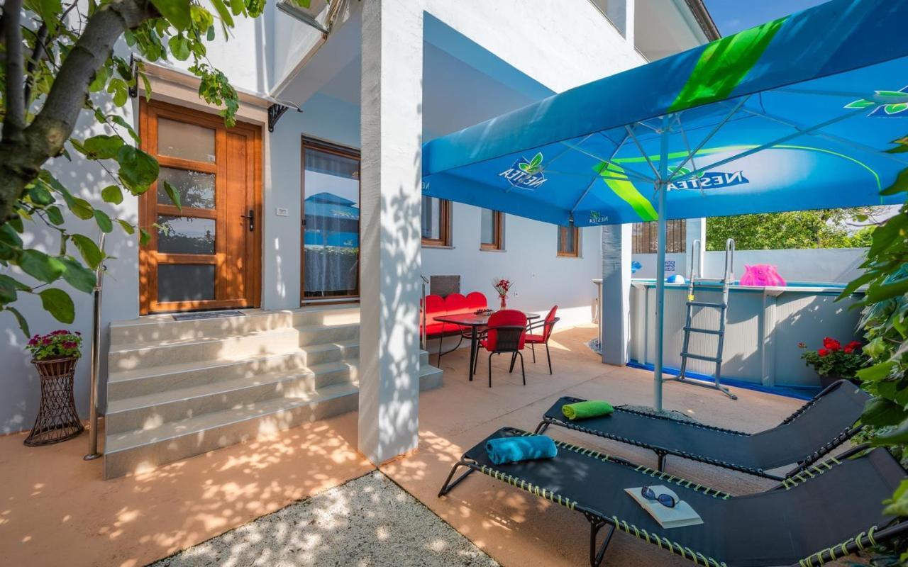The Willow Garden Apartment House Marčana Esterno foto